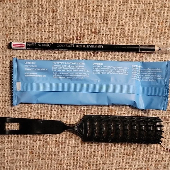 Travel beauty kit - Picture 3 of 3